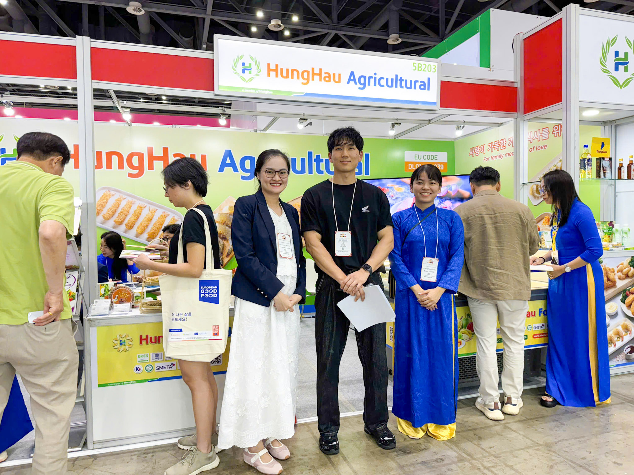 Đỗi ngũ nhân viên Hùng Hậu Foods