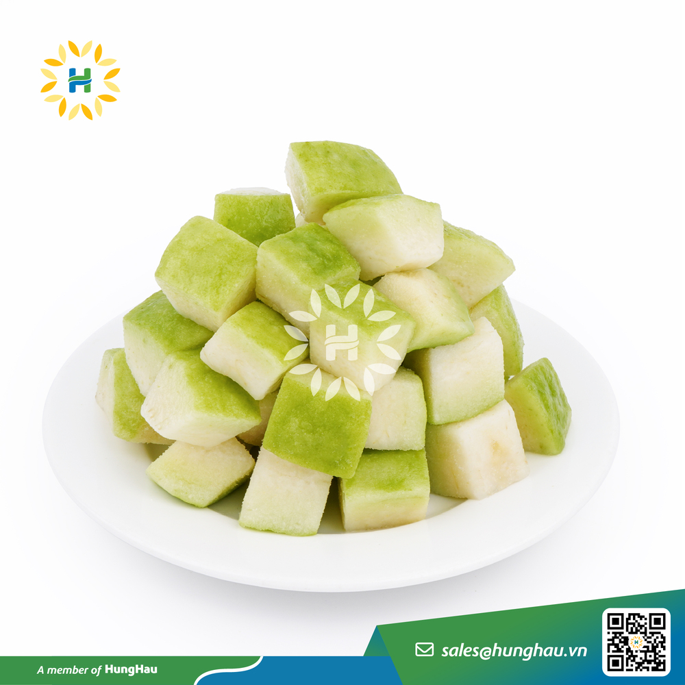 Seedless white guava diced