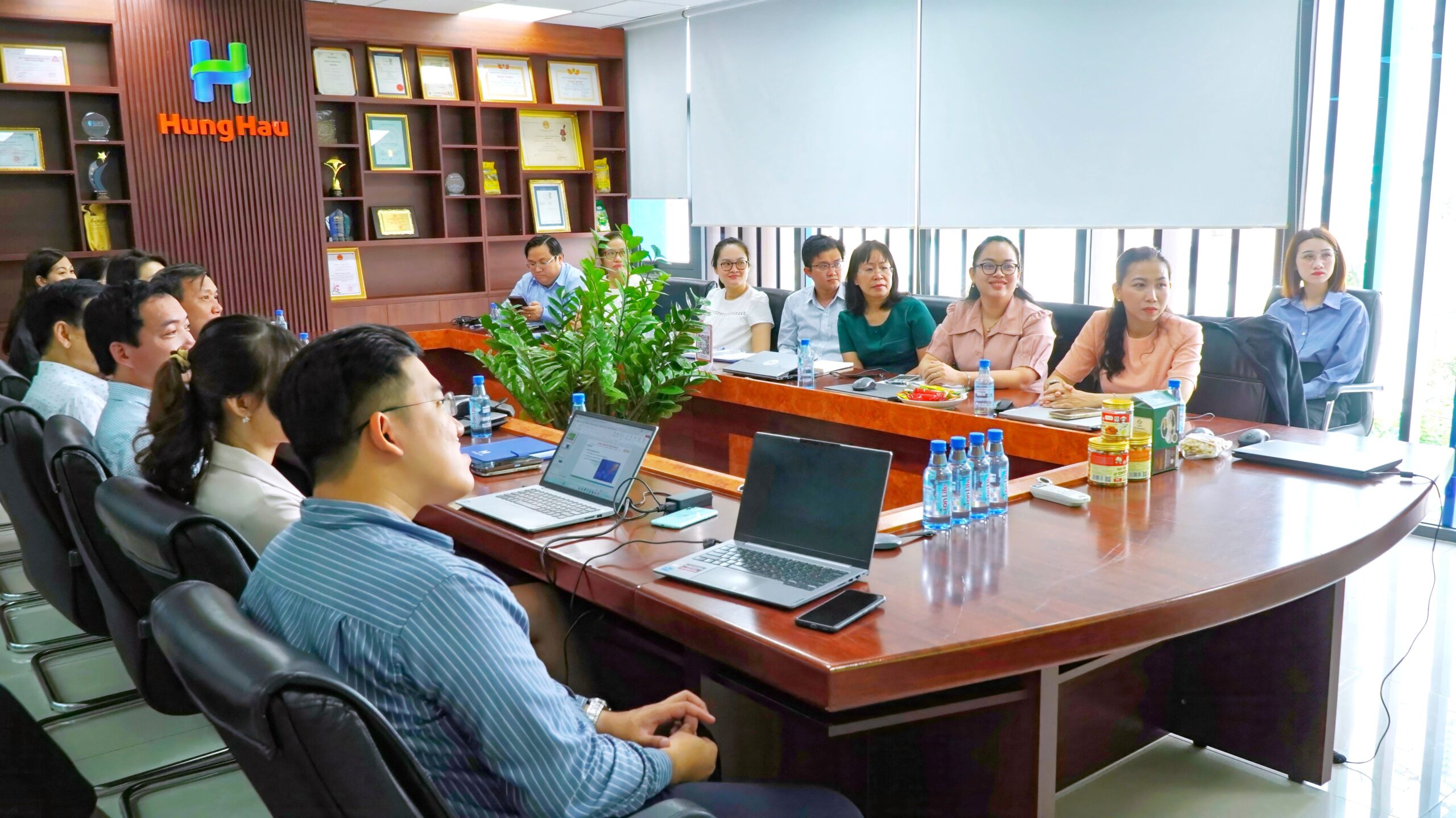 HUNGHAU FMCG GROUP đào tạo nội bộ
