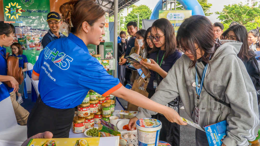 Hùng Hậu Foods tại Ngày hội Việc làm 2025 - VHU Job Fair