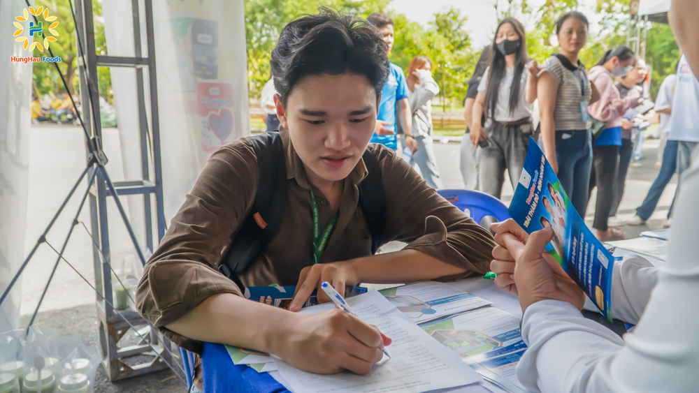 Hùng Hậu Foods tại Ngày hội Việc làm 2025 - VHU Job Fair