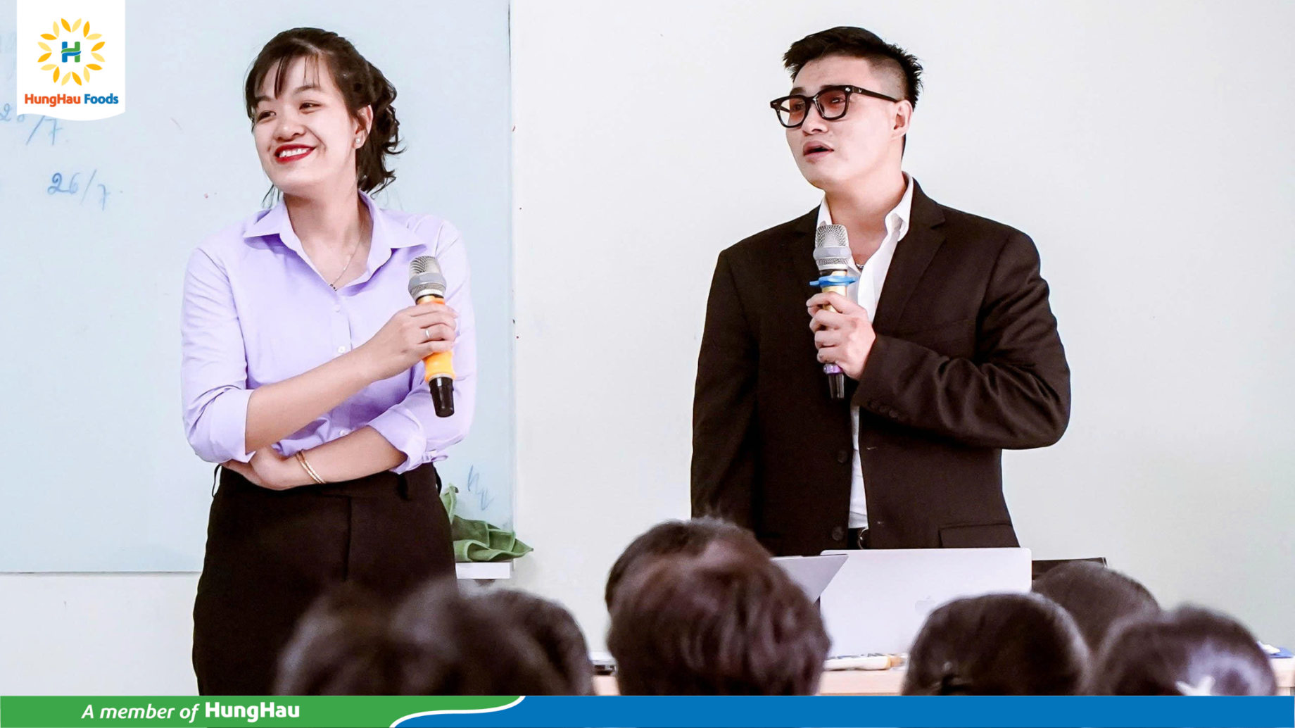 CBQL đến từ Ban Hành chính Nhân sự, Ban Phát triển Kinh doanh và Ban Sản phẩm Vận hành đồng hành cùng sinh viên