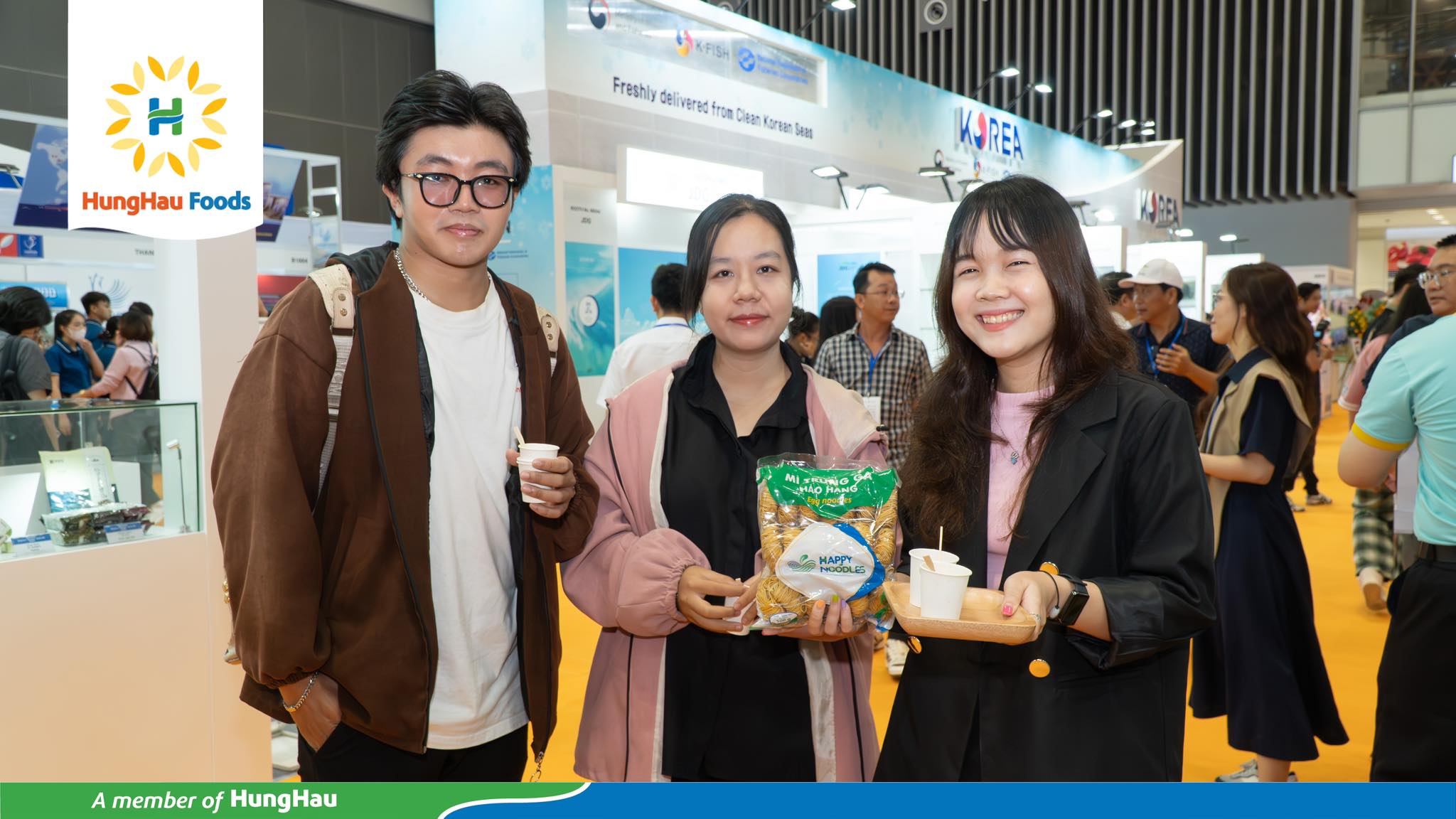 Khách hàng trải nghiệm sampling tại Hội chợ Vietfish 2025