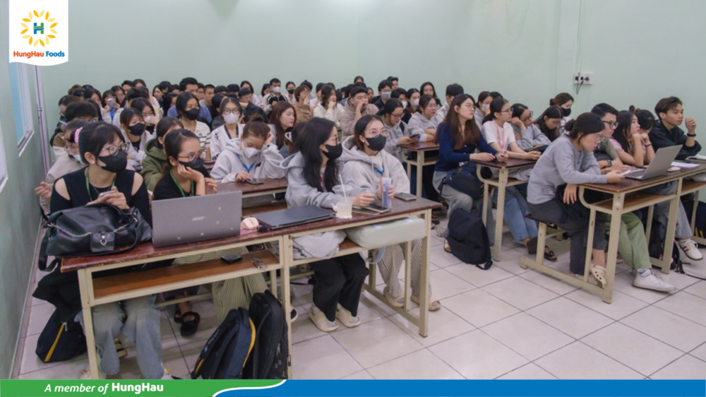 115 sinh viên trường Đại học Văn Hiến trải nghiệm thực tiễn nghề nghiệp tại HungHau Foods