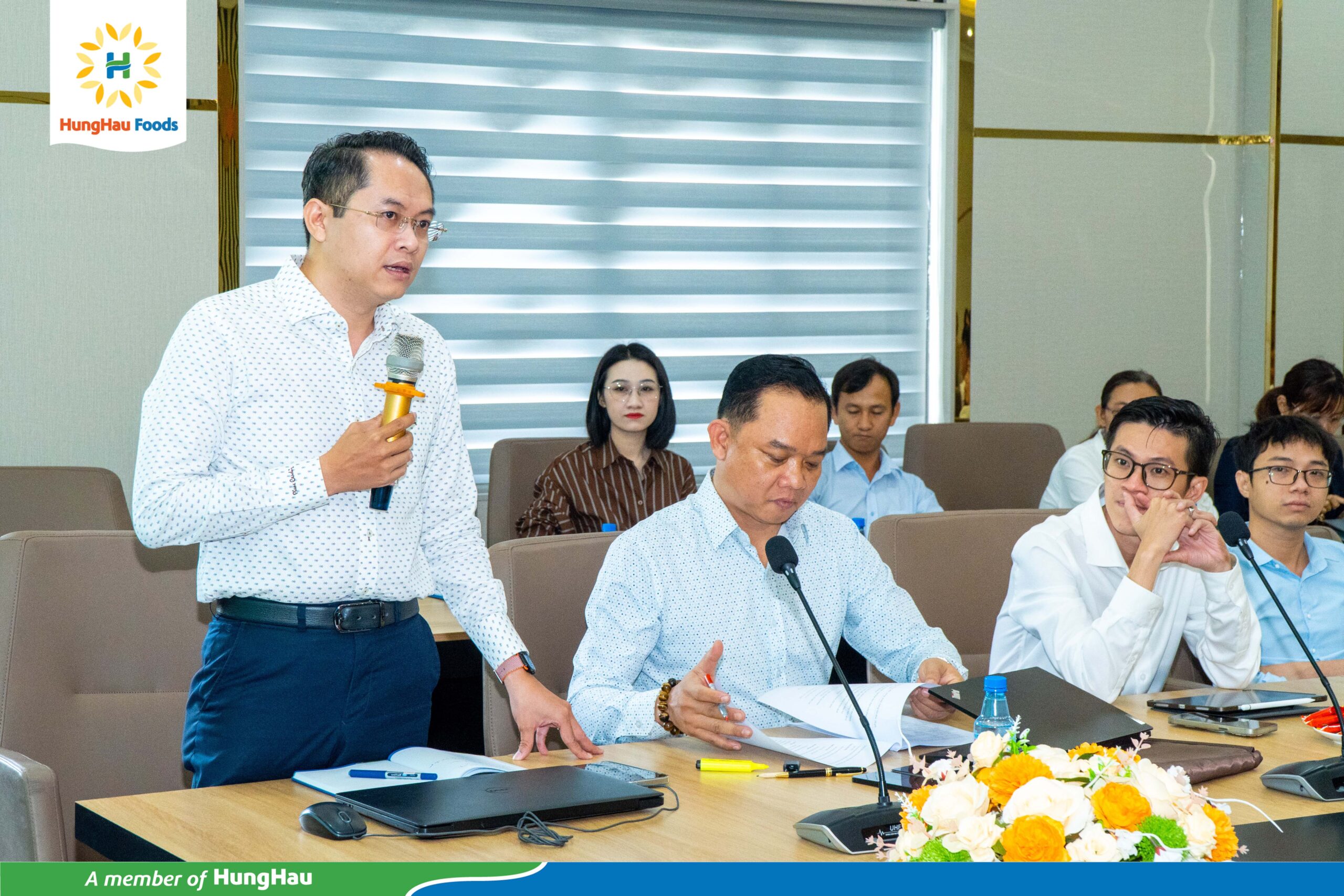 HUNGHAU FMCG GROUP được đào tạo về đầu tư chứng khoán, báo cáo tài chính và quản trị doanh nghiệp