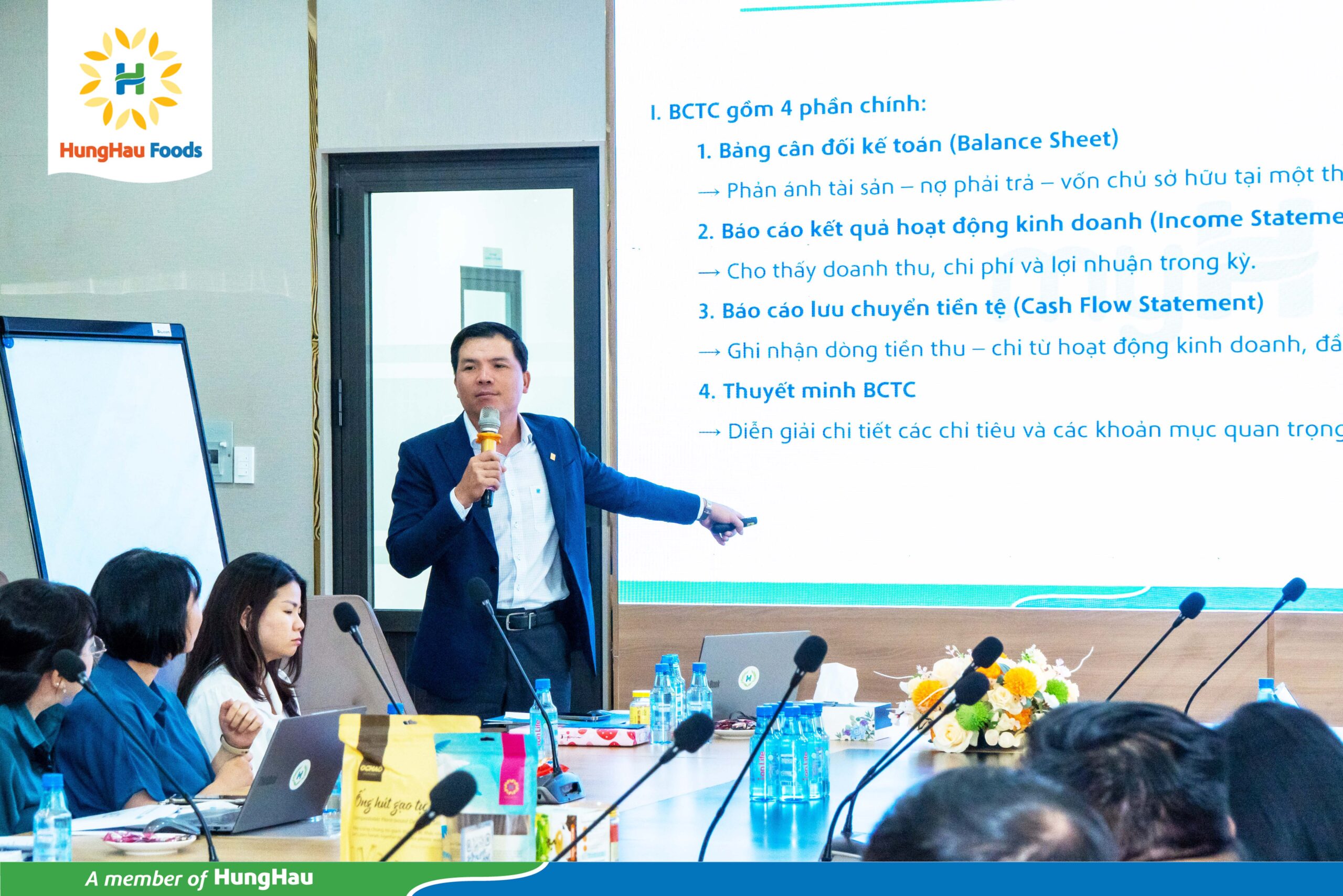 HUNGHAU FMCG GROUP được đào tạo về đầu tư chứng khoán, báo cáo tài chính và quản trị doanh nghiệp
