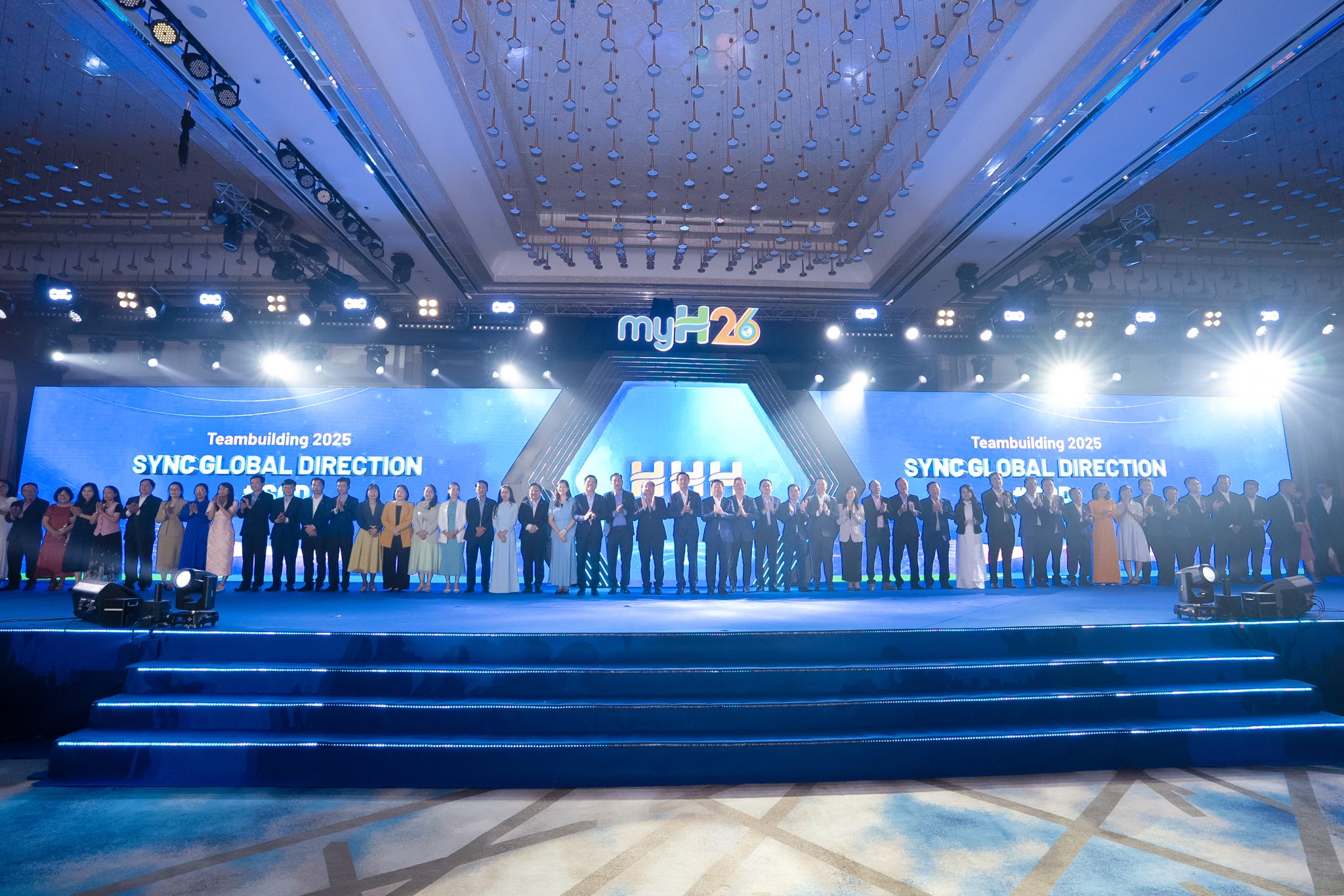 Ban Điều hành 06 Group của Ngôi nhà Hùng Hậu, gồm: HHO Group, OOO Group, HungHau FMCG Group, myH Group, HHD Group và VHE Group đã khẳng định quyết tâm, cam kết mạnh mẽ về sự chung tay, kiến tạo giá trị dành cho chính đơn vị mình và chính Ngôi nhà Hùng Hậu trong chiến lược đồng bộ, định hướng toàn cầu của myH26