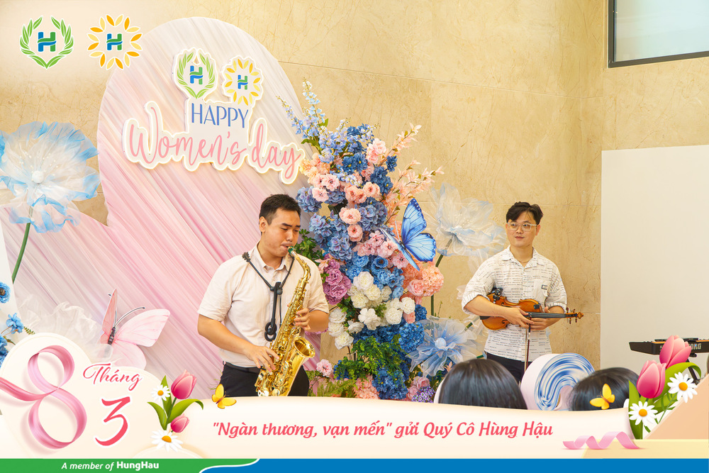 Những ca khúc vui tươi do chính các CBNV nam trình bày