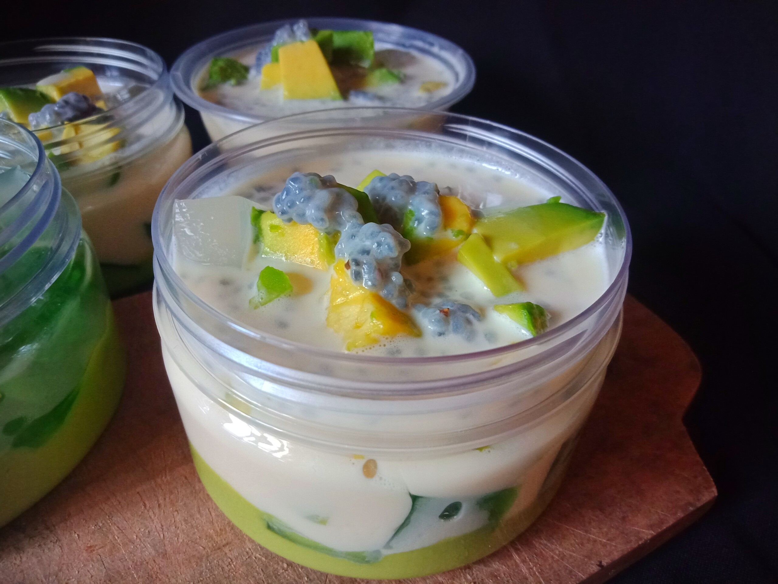 chè thái sầu riêng bơ